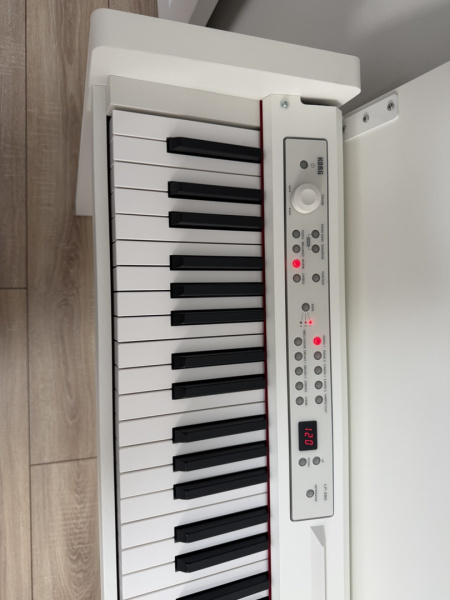 LP-380 WH U Цифровое пианино, цвет белый, 88 клавиш, KORG