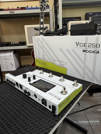 GE250 Процессор эффектов гитарный, Mooer