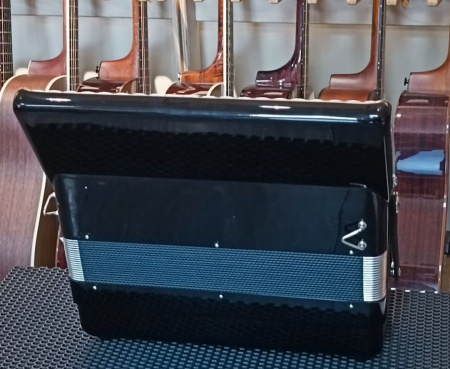 Юпитер 3/4 Аккордеон 3-х голосный, не выборный, 7+2 регистра, диапазон 34x80, Юпитер