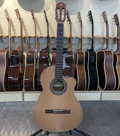 8.000 Open Pore Z-Nature CW EZ Классическая гитара со звукоснимателем (винтаж). Alhambra