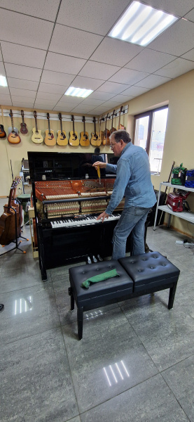 W120 BL Пианино акустическое, цвет черный полированнный 120 см  Wendl&Lung