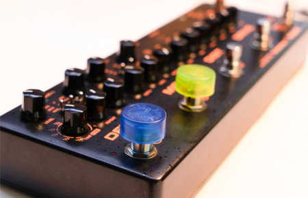 NST-1 Pedal Topper Цветная крышка для кнопок ножного переключателя педали эффектов, 1 шт, Nux Cherub