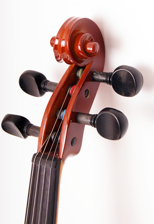 B15-1/2 Скрипка в футляре со смычком Strunal