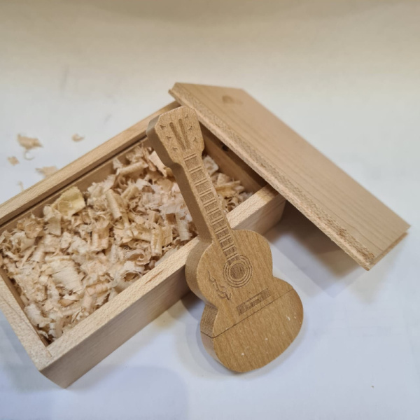 USB-накопитель флэш-диск 16GB MUSIC WOOD