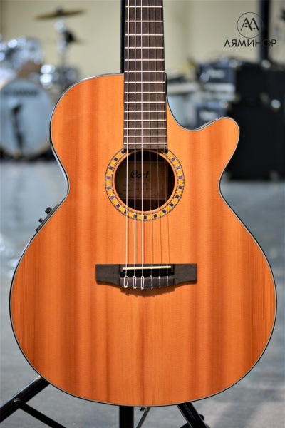 CEC5-NAT Classic Series Классическая гитара со звукоснимателем, с вырезом, цвет натуральный, Cort