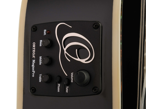 RCE145BK Family Series Pro Классическая гитара со звукоснимателем, в комплекте чехол, Ortega