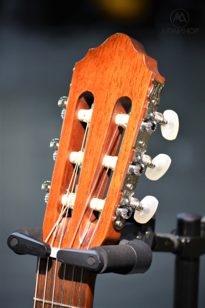 AC100-SG Классическая гитара 4/4, глянцевая. Cort