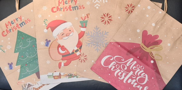 Подарочная упаковка средняя (пакет)