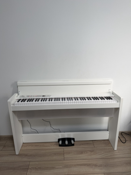 LP-380 WH U Цифровое пианино, цвет белый, 88 клавиш, KORG