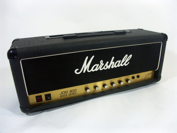 JCM800 Bass Series Ламповый усилитель басовая "голова", 100Вт. Marshall