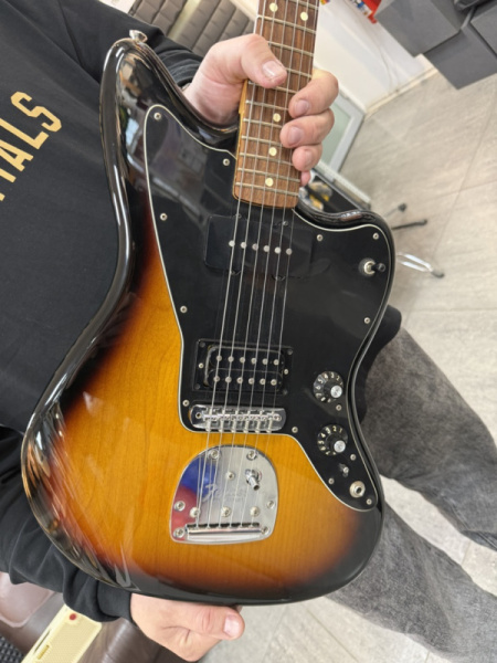 Jazzmaster Blacktop 2012  HS, P90, Sunburst  Электрогитара (Винтаж)  Fender  